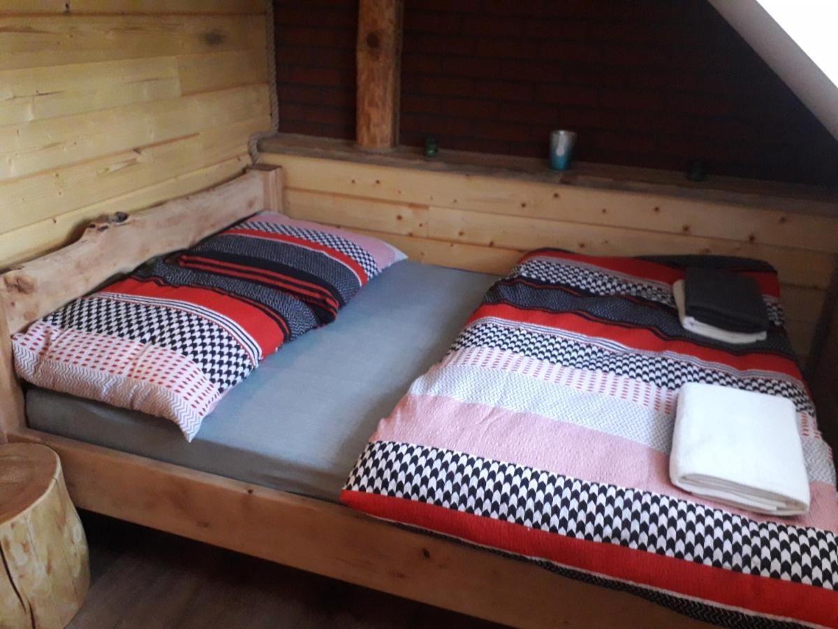Jaskowa Chata Bieszczady Apartament Z Basenem Baligrod Luaran gambar